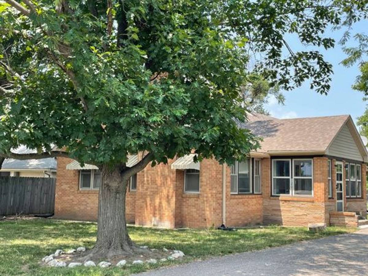 House for rent at 120 E Ave, South Hutchinson, KS 67505