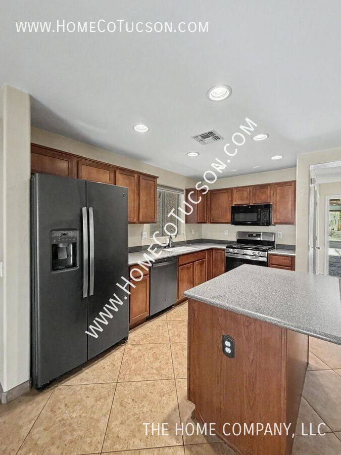 House for rent at 14306 S Camino Vallado, Sahuarita, AZ 85629