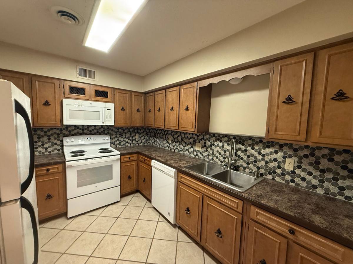 Apartment for rent at 744 S Cedar St, Ottawa, KS 66067