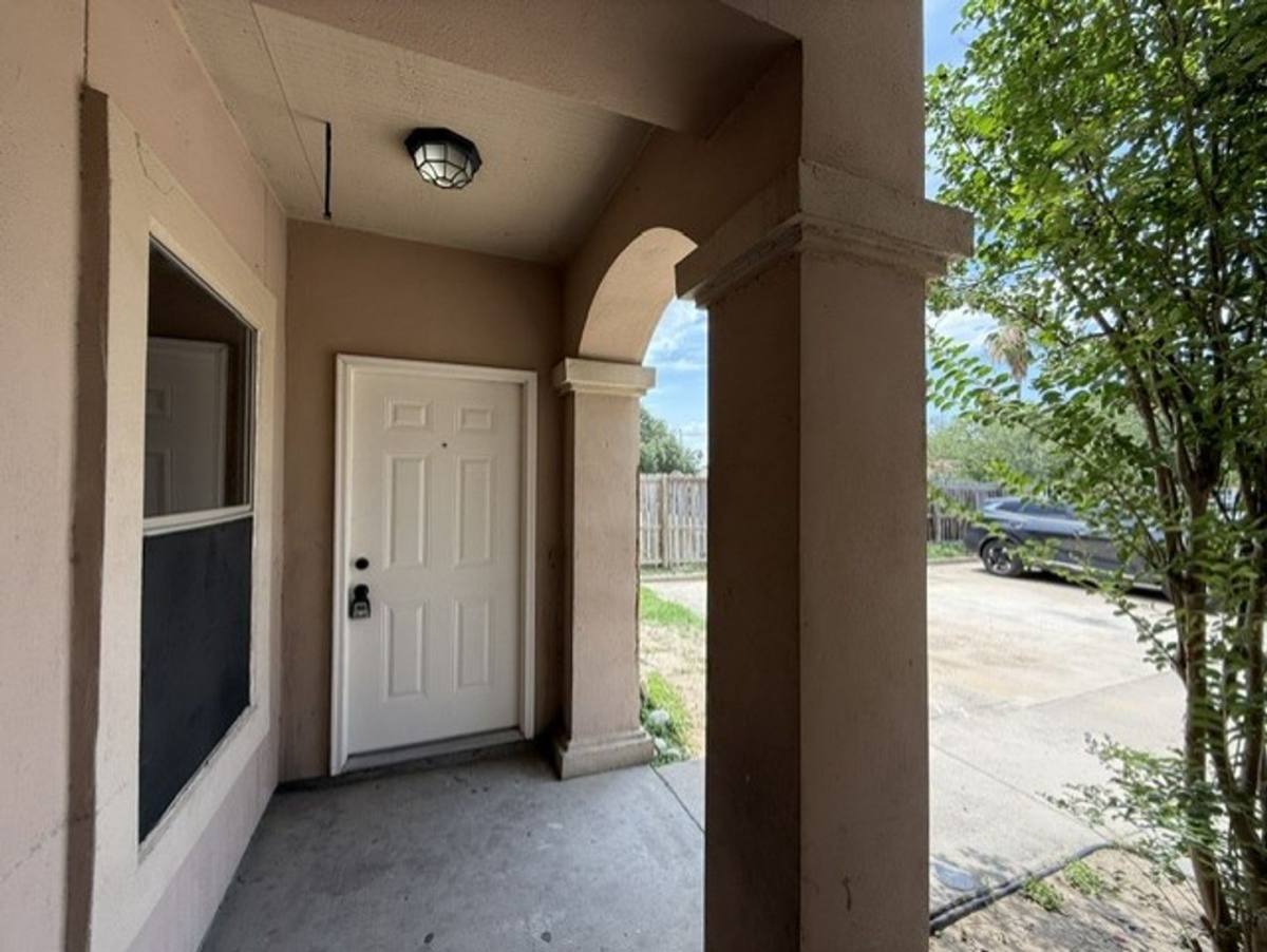 Apartment for rent at 512 Norwich Loop, Laredo, TX 78045