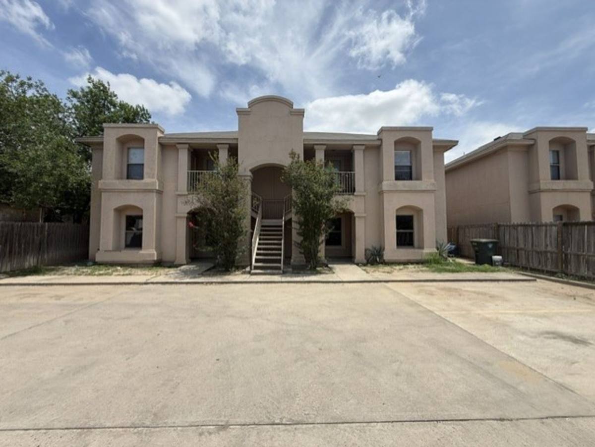Apartment for rent at 512 Norwich Loop, Laredo, TX 78045