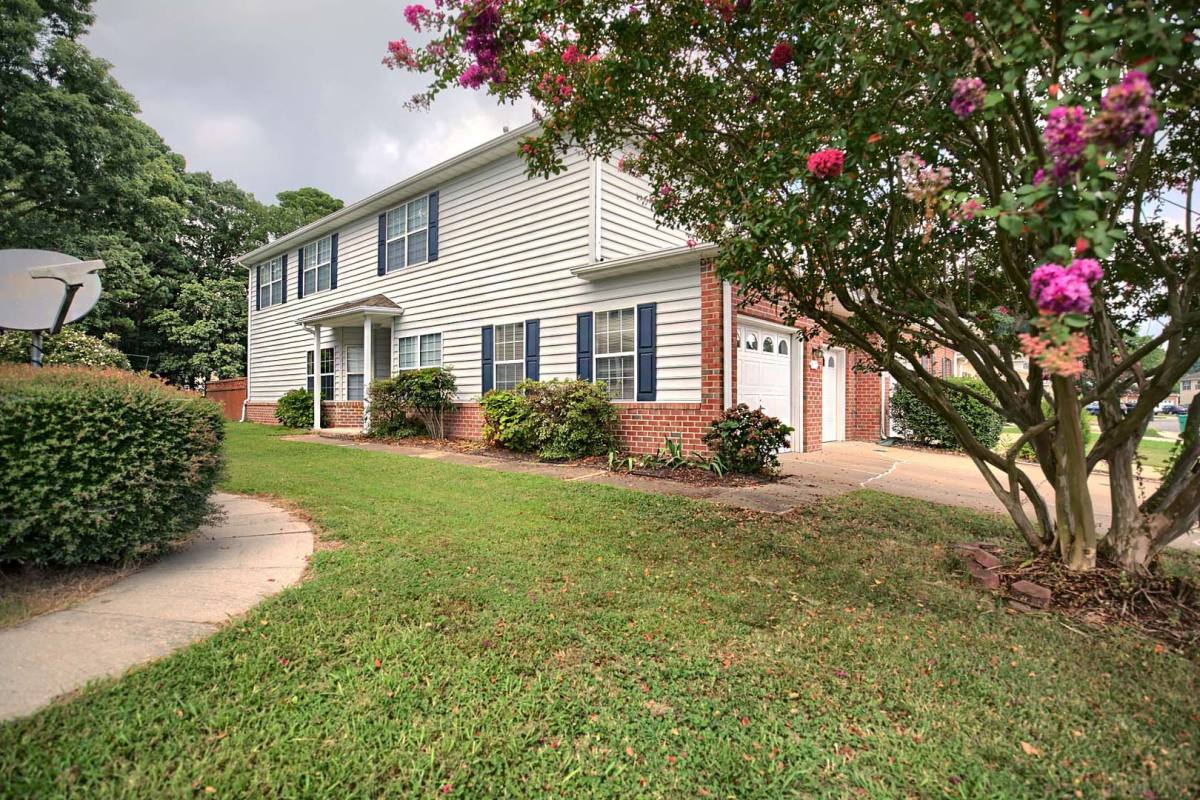 Townhouse for rent at 417 Belmont Circle #COVENTRY Hoa, Yorktown, VA 23693