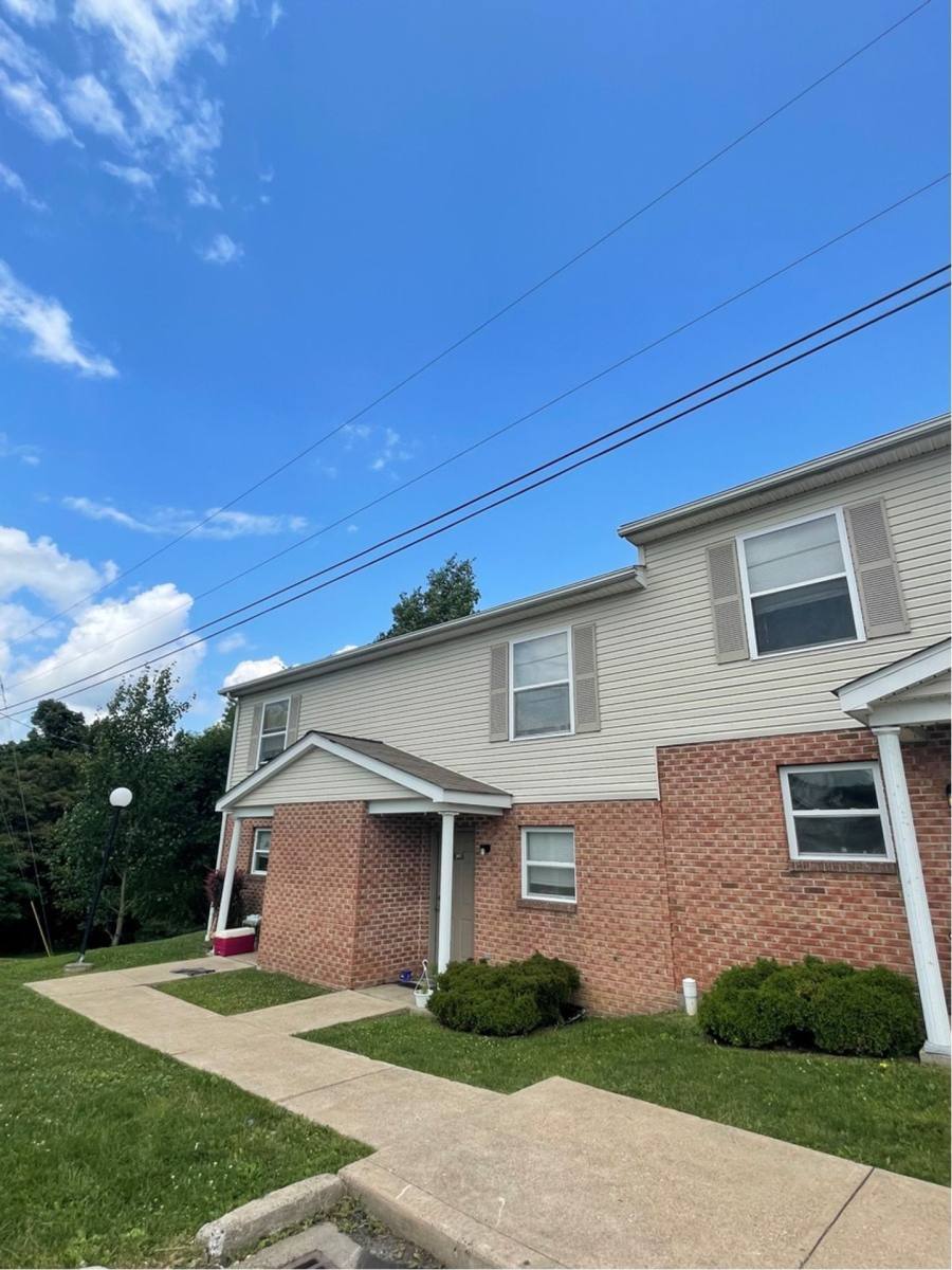 Apartment for rent at 173 Rich View Dr, Kingwood, WV 26537