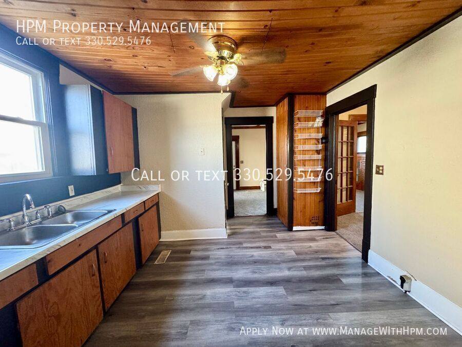 Apartment for rent at 2912 9th St NW, Canton, OH 44708