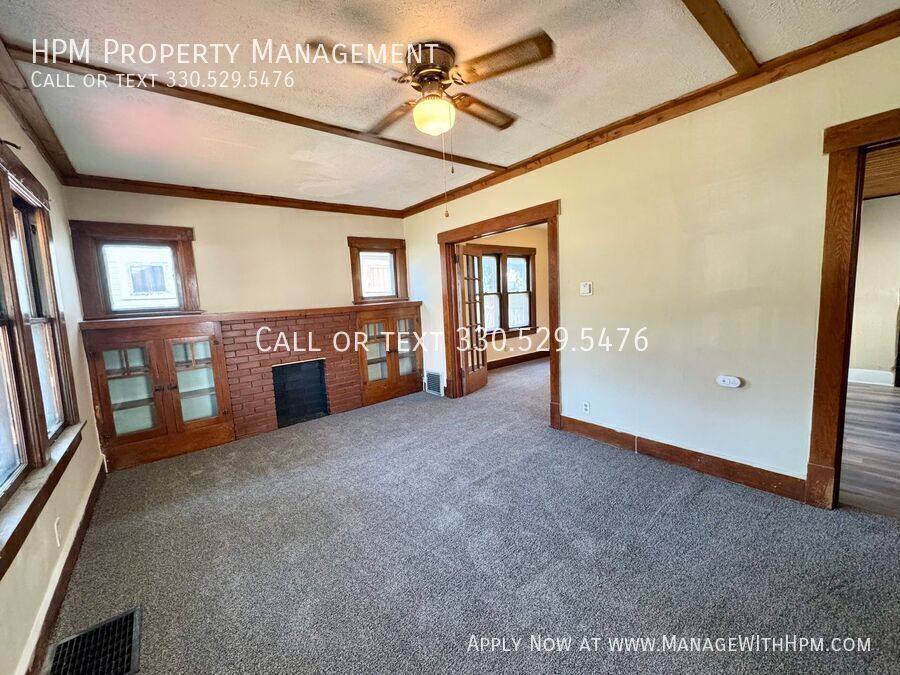 Apartment for rent at 2912 9th St NW, Canton, OH 44708