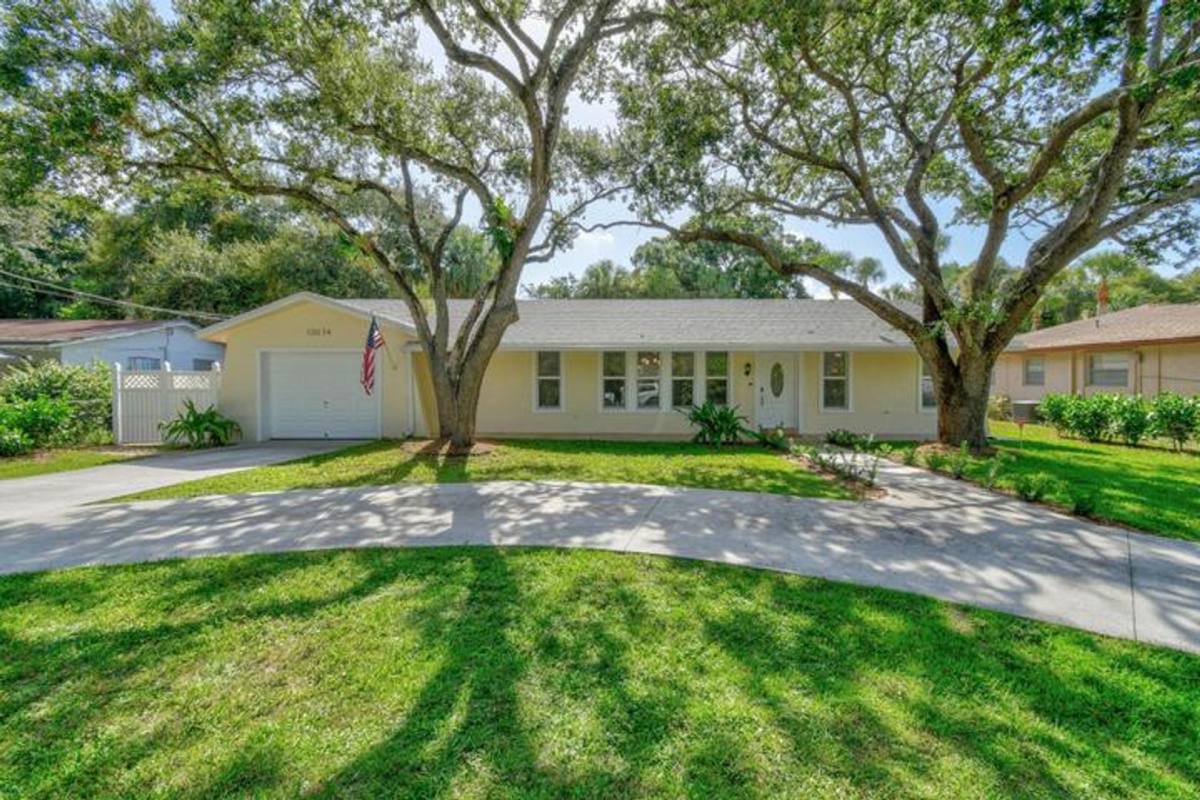 House for rent at 13074 23rd Ave N, Palm Beach Gardens, FL 33410