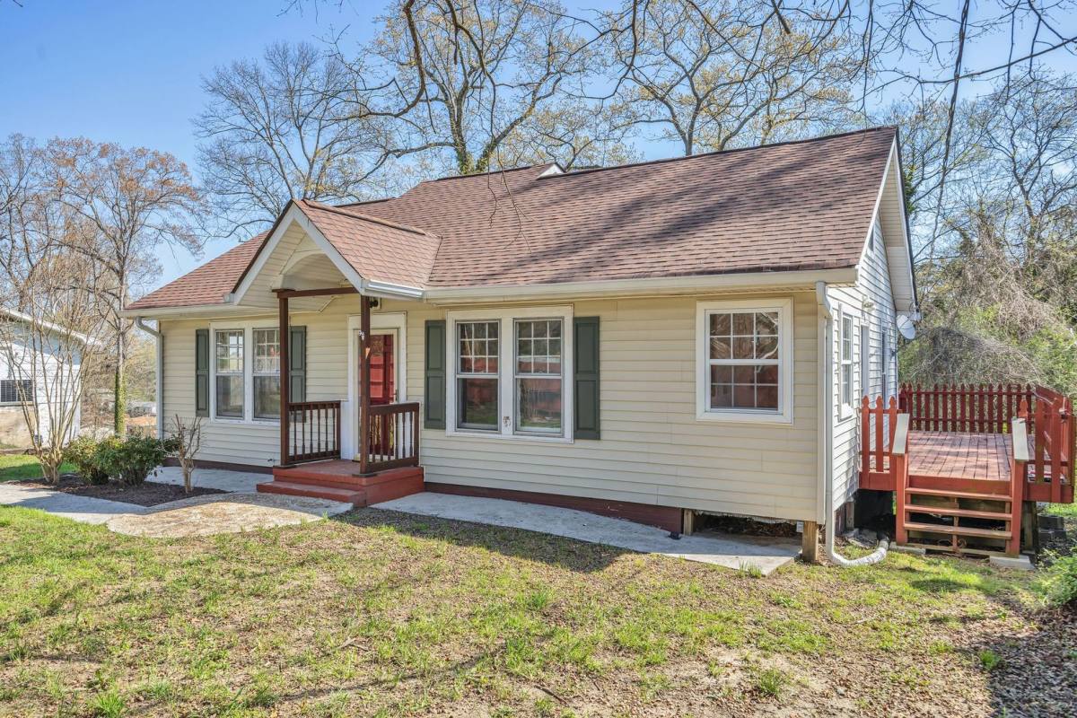 House for rent at 156 Greens Lake Rd, Rossville, GA 30741