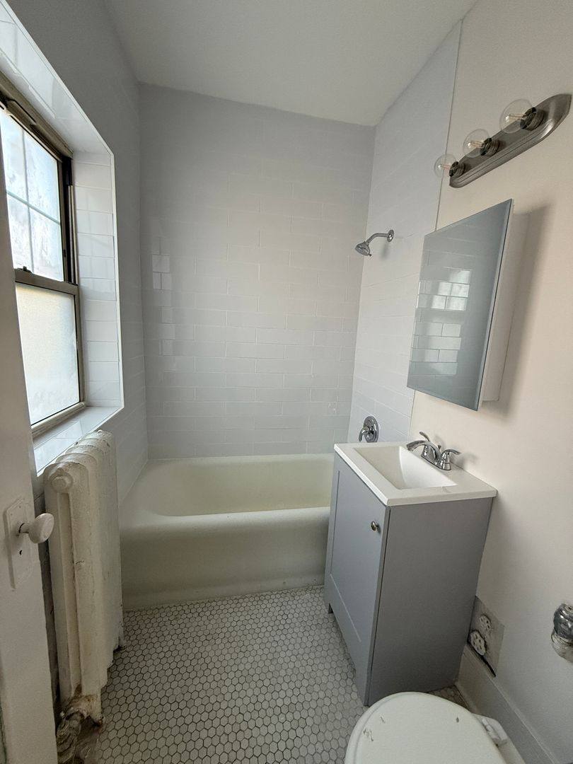 Apartment for rent at 5309 N Winthrop, Chicago, IL 60640