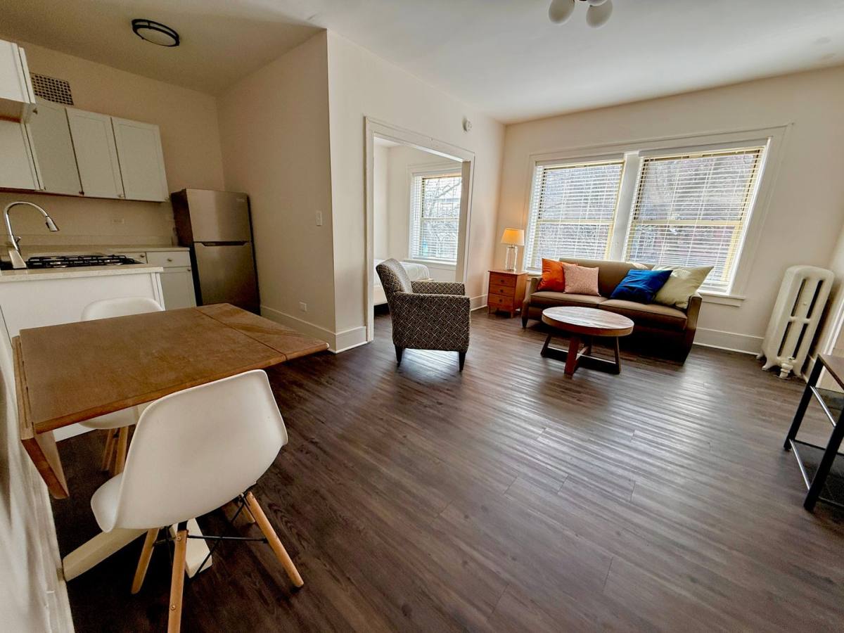 Apartment for rent at 5309 N Winthrop, Chicago, IL 60640