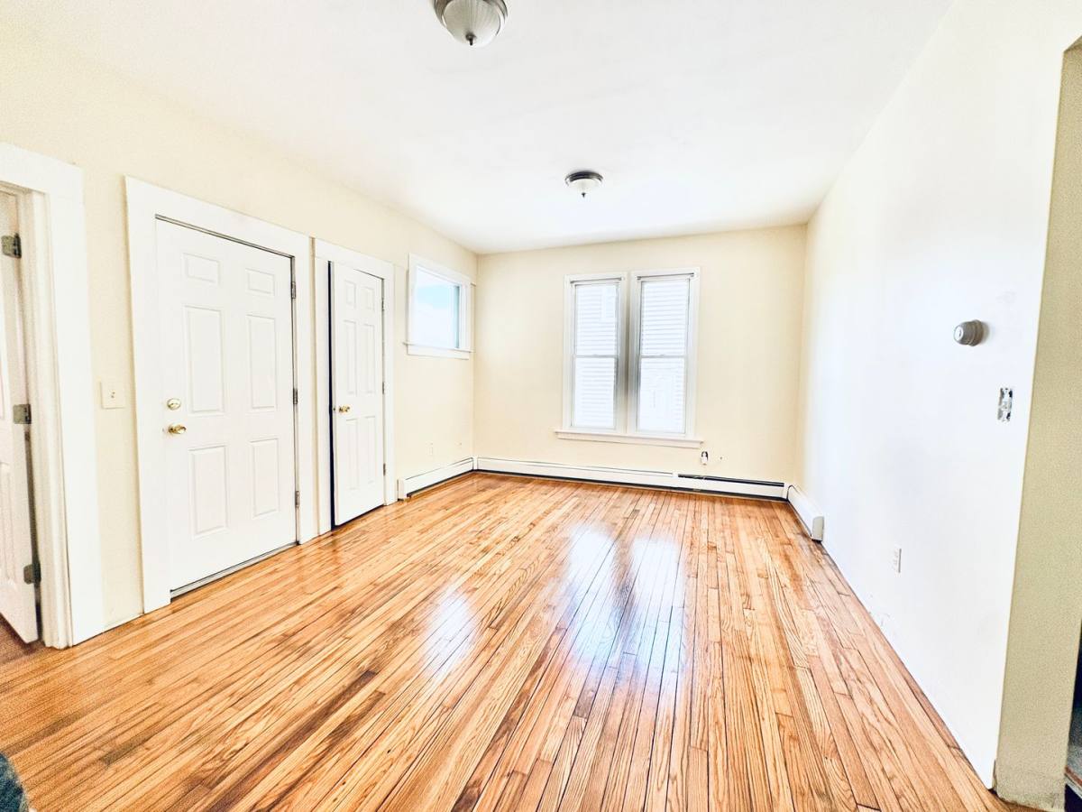 Apartment for rent at 423-429 Baldwin St, Waterbury, CT 06706