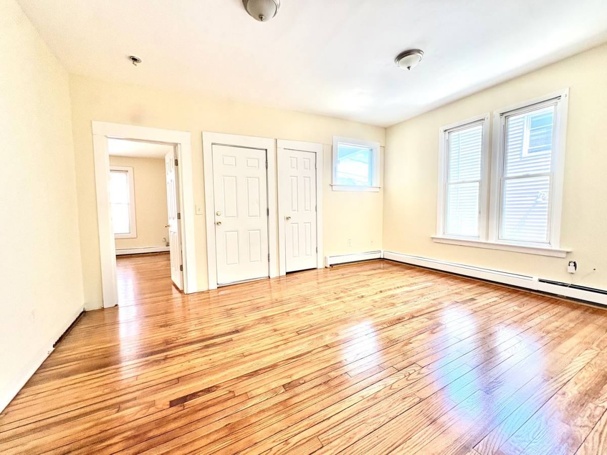 Apartment for rent at 423-429 Baldwin St, Waterbury, CT 06706