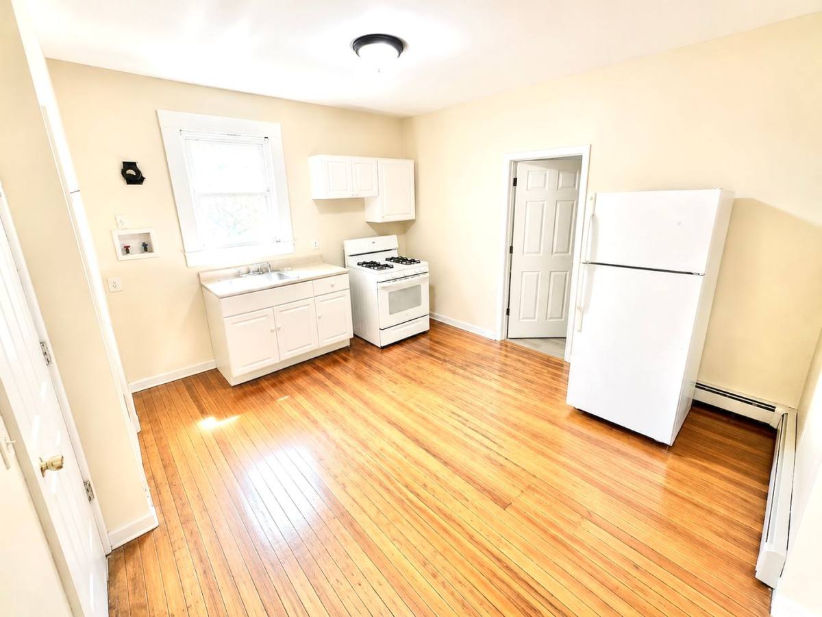 Apartment for rent at 423-429 Baldwin St, Waterbury, CT 06706