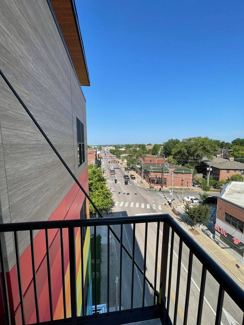 Apartment for rent at 4440 Manchester Ave, Saint Louis, MO 63110