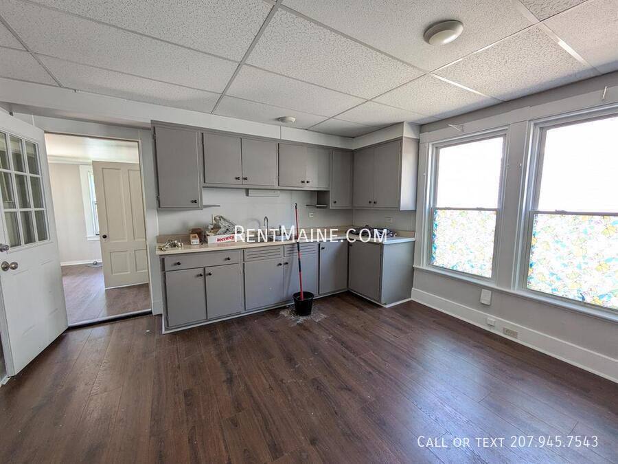 Apartment for rent at 204 Maple St #1, Bangor, ME 04401
