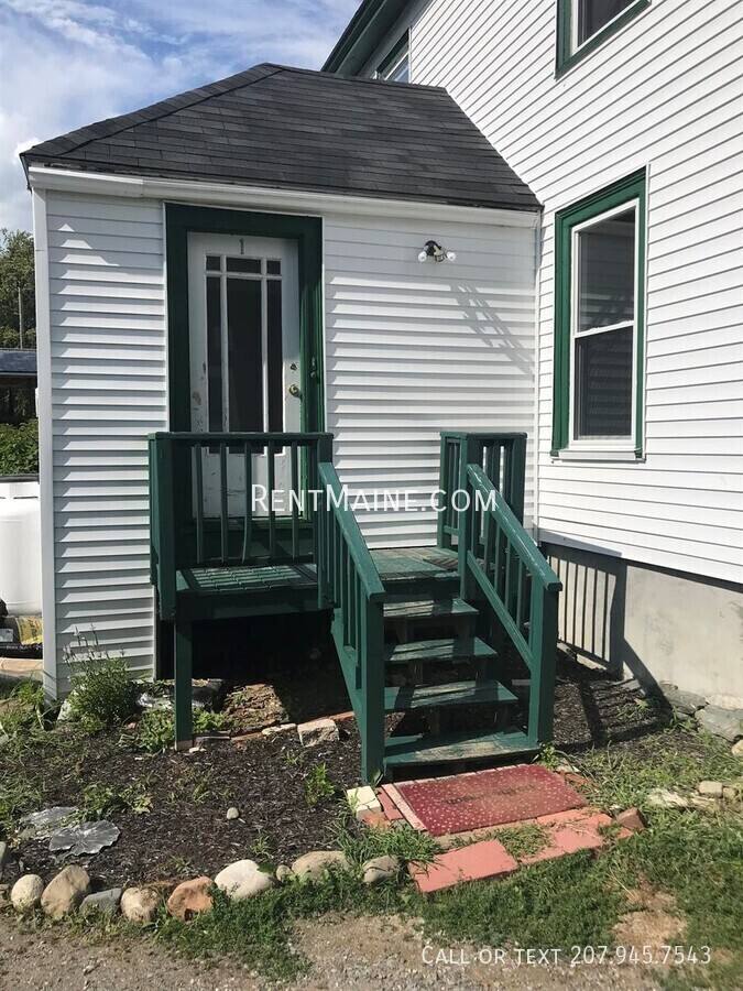 Apartment for rent at 204 Maple St #1, Bangor, ME 04401