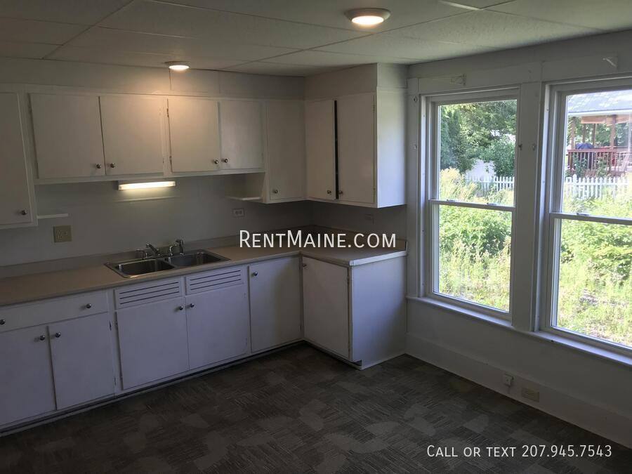 Apartment for rent at 204 Maple St #1, Bangor, ME 04401