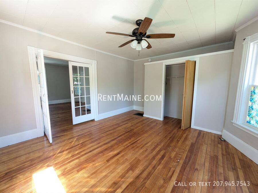 Apartment for rent at 204 Maple St #1, Bangor, ME 04401