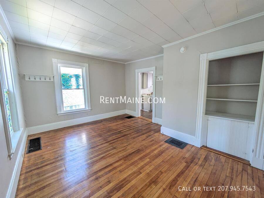 Apartment for rent at 204 Maple St #1, Bangor, ME 04401