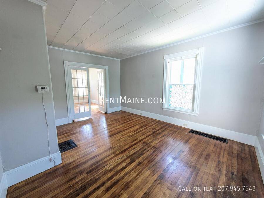 Apartment for rent at 204 Maple St #1, Bangor, ME 04401