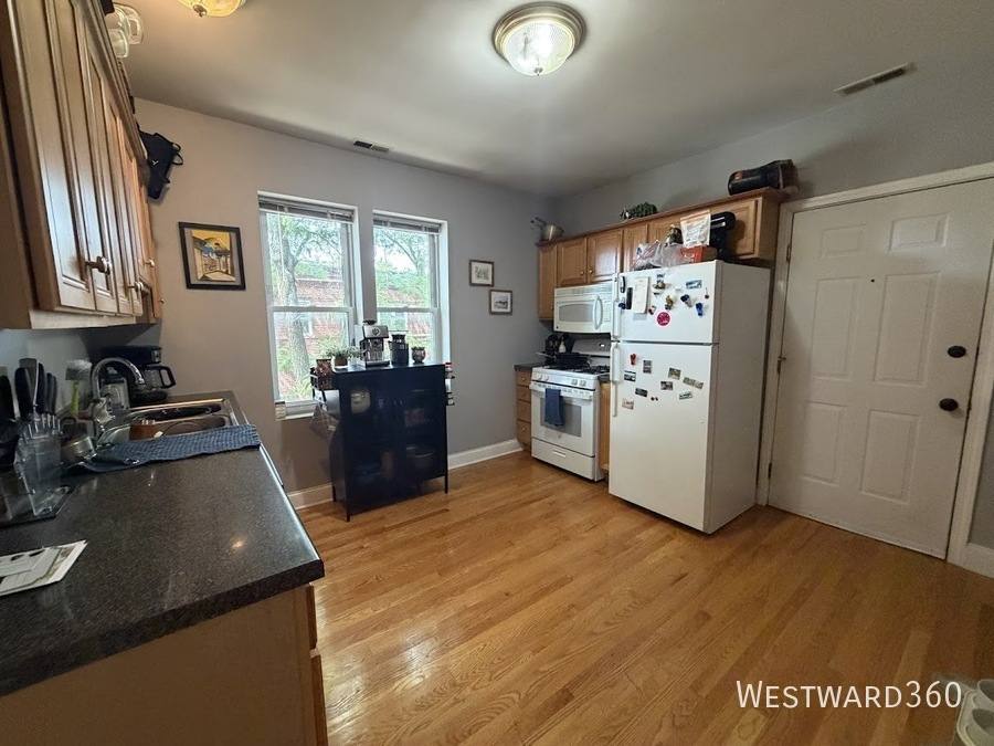 Apartment for rent at 2239 W Cornelia Ave #2, Chicago, IL 60618