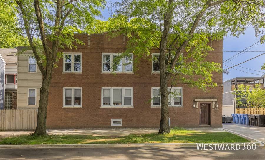 Apartment for rent at 2239 W Cornelia Ave #2, Chicago, IL 60618