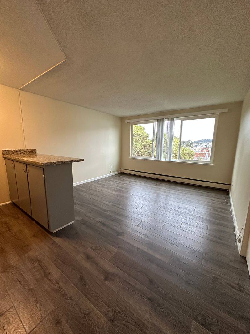 Apartment for rent at 1280 15th Ave, San Francisco, CA 94122