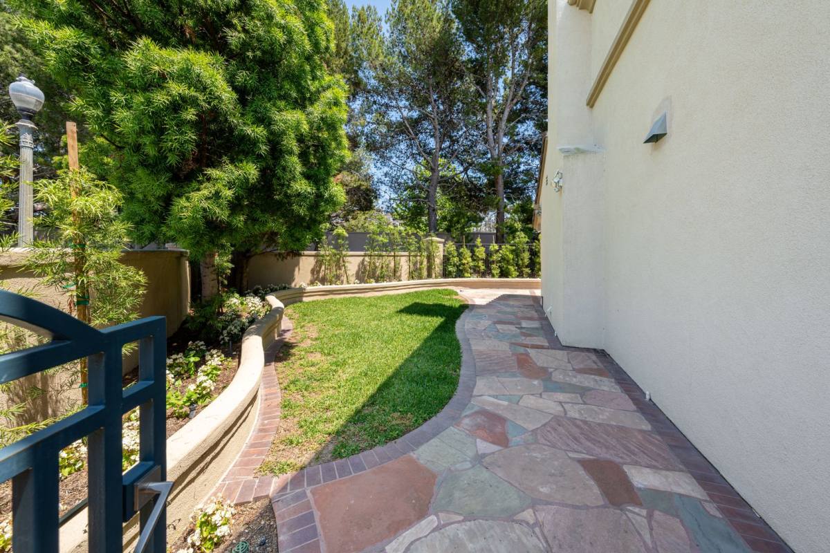 House for rent at 1620 Arch Bay Dr, Newport Beach, CA 92660