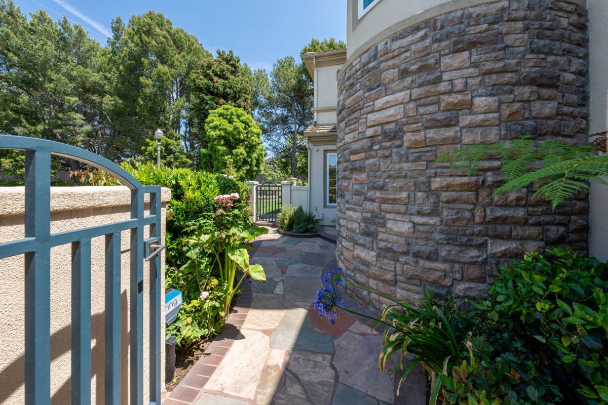 House for rent at 1620 Arch Bay Dr, Newport Beach, CA 92660