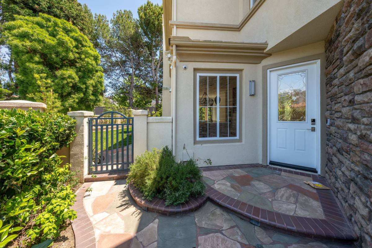 House for rent at 1620 Arch Bay Dr, Newport Beach, CA 92660