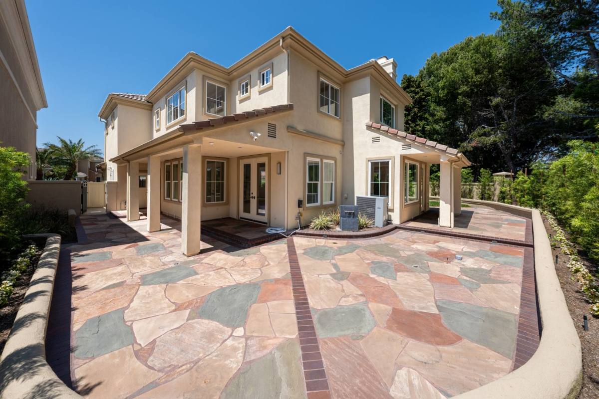 House for rent at 1620 Arch Bay Dr, Newport Beach, CA 92660