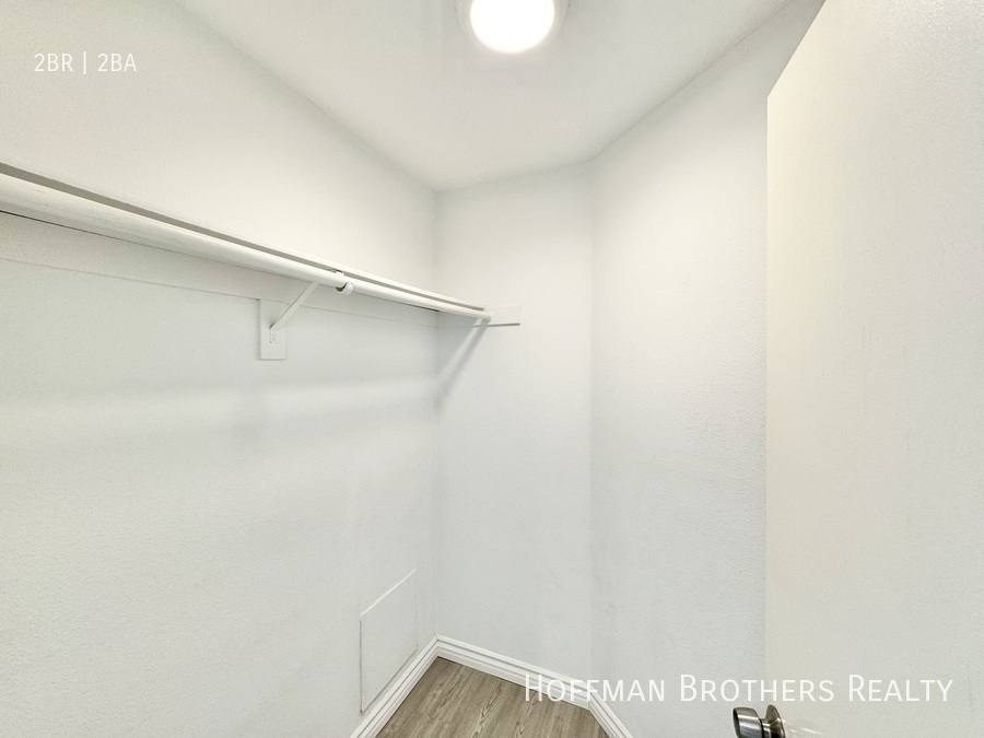 Apartment for rent at 3650 Jasmine Ave #5, Los Angeles, CA 90034