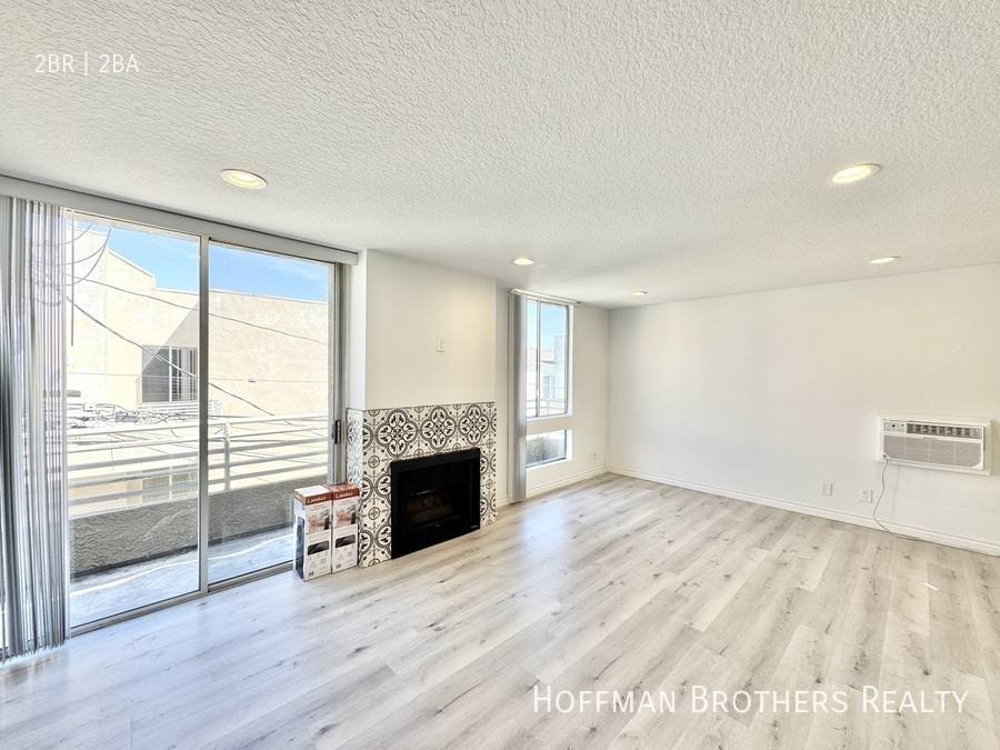 Apartment for rent at 3650 Jasmine Ave #5, Los Angeles, CA 90034