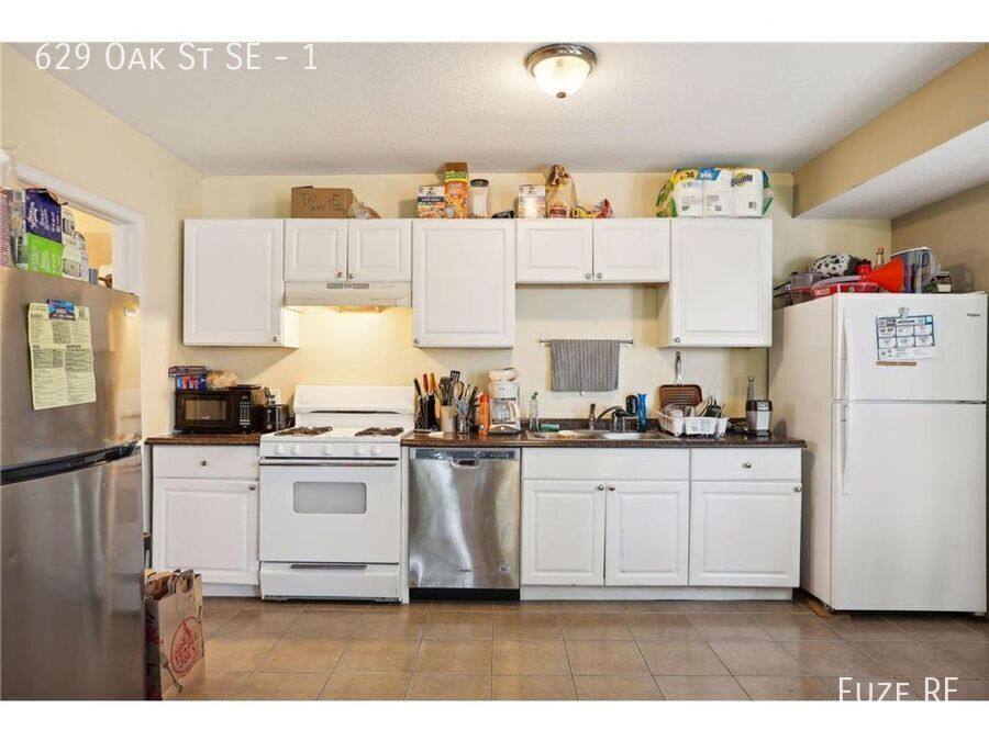 Apartment for rent at 629 Oak St SE #1, Minneapolis, MN 55414