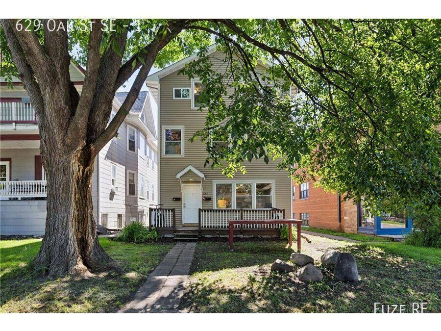 Apartment for rent at 629 Oak St SE #1, Minneapolis, MN 55414