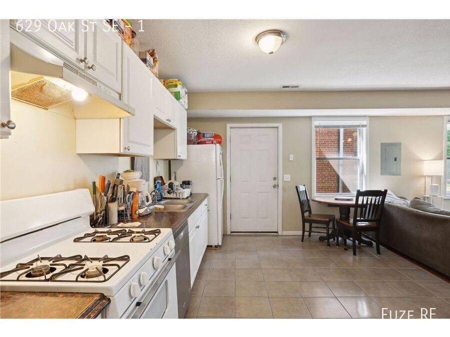 Apartment for rent at 629 Oak St SE #1, Minneapolis, MN 55414
