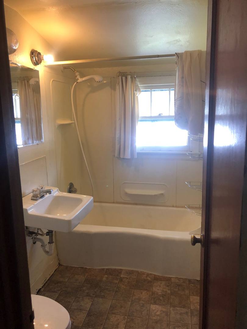 Apartment for rent at 1020 N 12th St, Bismarck, ND 58501