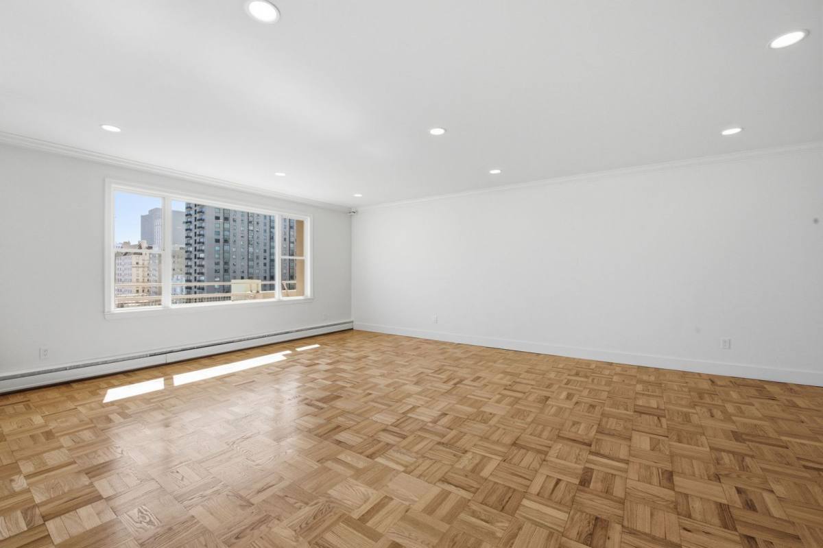 Apartment for rent at 1310 Jones St #102, San Francisco, CA 94109
