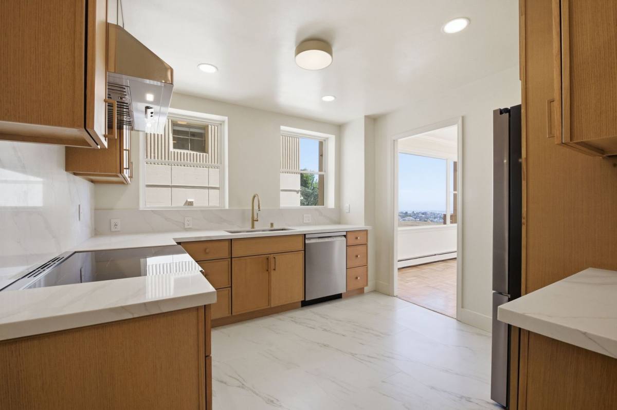 Apartment for rent at 1310 Jones St #102, San Francisco, CA 94109