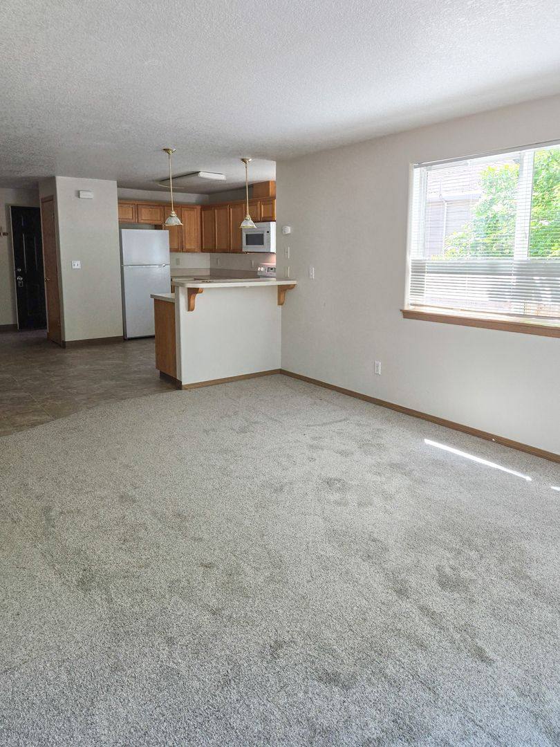 Apartment for rent at 361-363 21st St SE, Salem, OR 97301