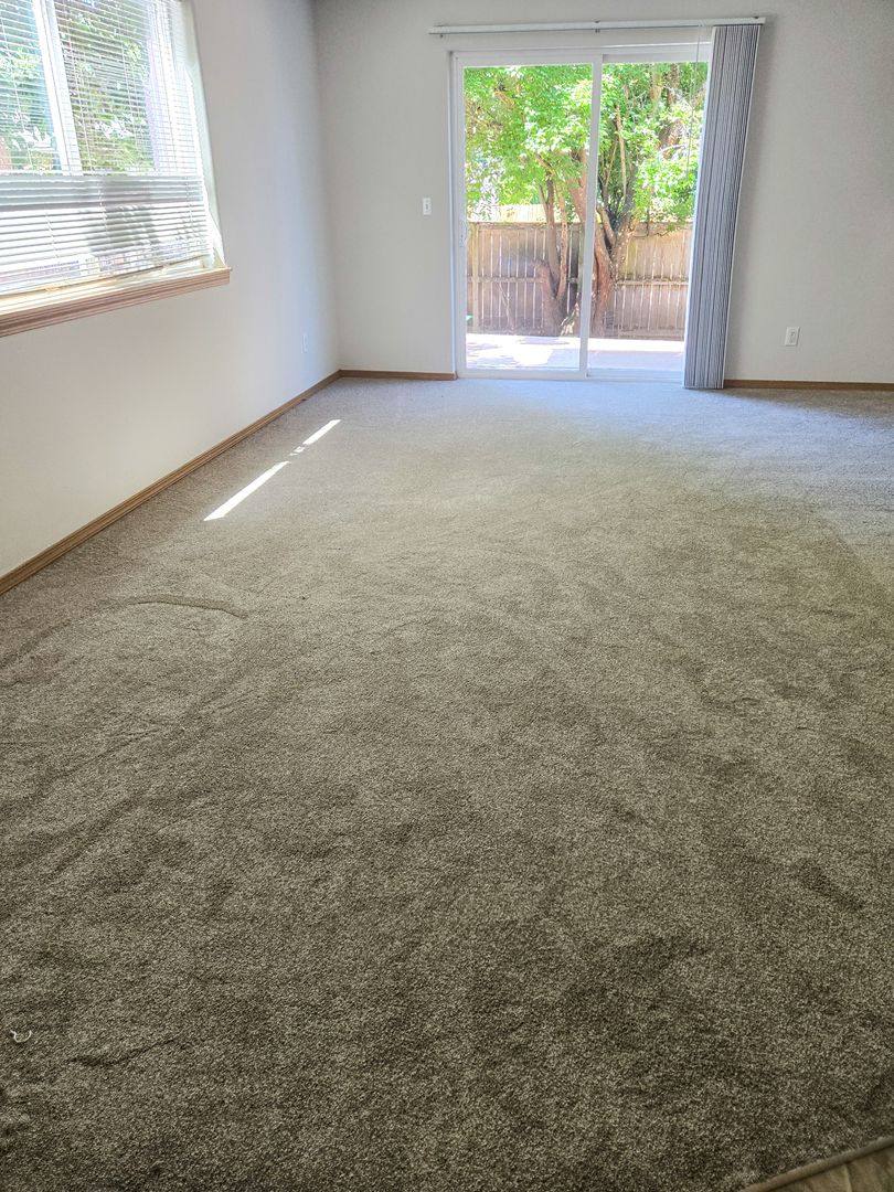 Apartment for rent at 361-363 21st St SE, Salem, OR 97301