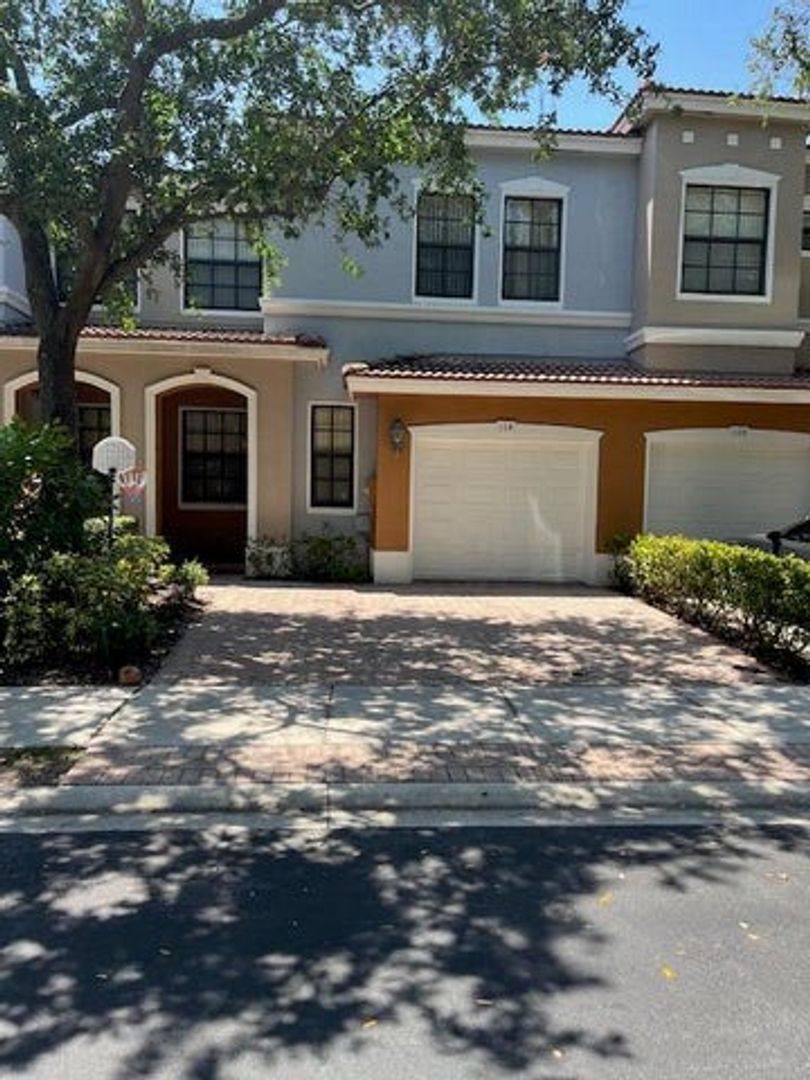 Townhouse for rent at 114 E Astor Circle, Delray Beach, FL 33484