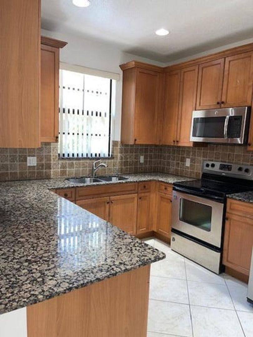 Townhouse for rent at 114 E Astor Circle, Delray Beach, FL 33484