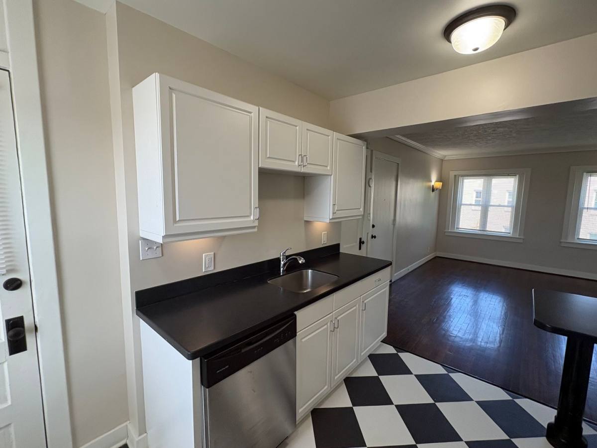 Apartment for rent at 3918 Cass St, Omaha, NE 68131
