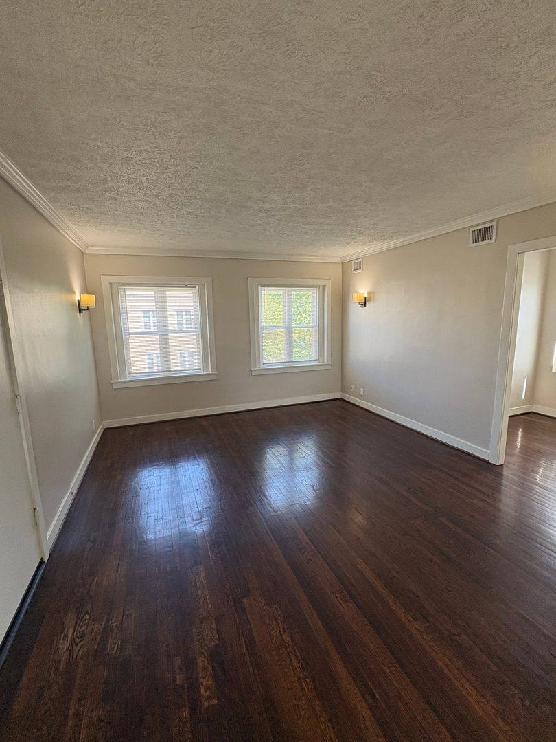 Apartment for rent at 3918 Cass St, Omaha, NE 68131