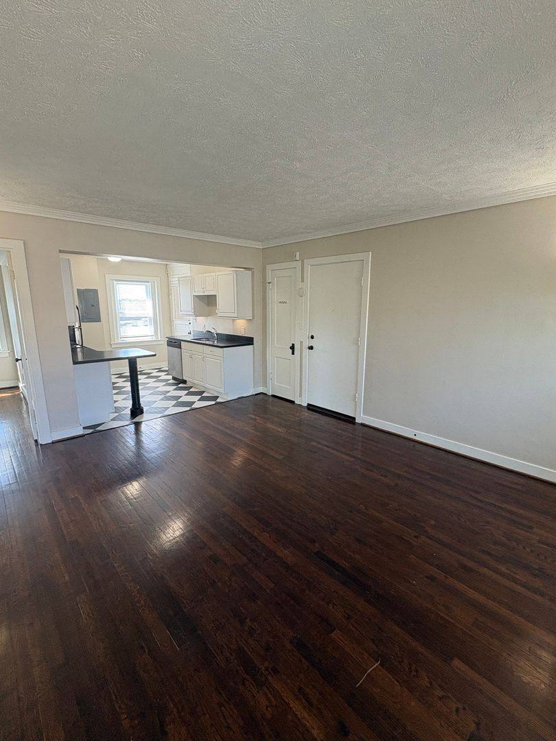 Apartment for rent at 3918 Cass St, Omaha, NE 68131