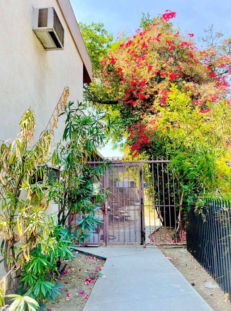 Apartment for rent at 405 N Marengo Ave, Pasadena, CA 91101