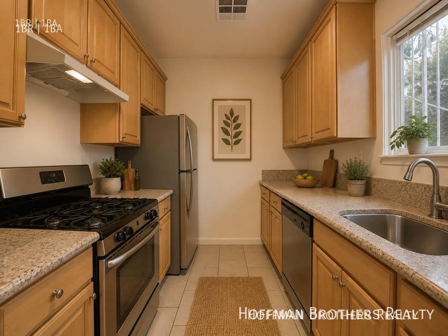 Apartment for rent at 7575 Melrose Ave #3, Los Angeles, CA 90046