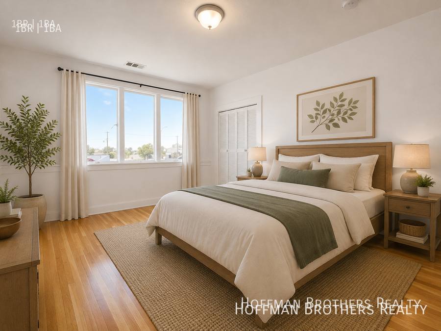 Apartment for rent at 7575 Melrose Ave #3, Los Angeles, CA 90046