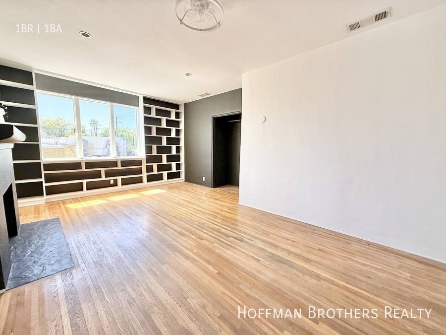 Apartment for rent at 7575 Melrose Ave #3, Los Angeles, CA 90046