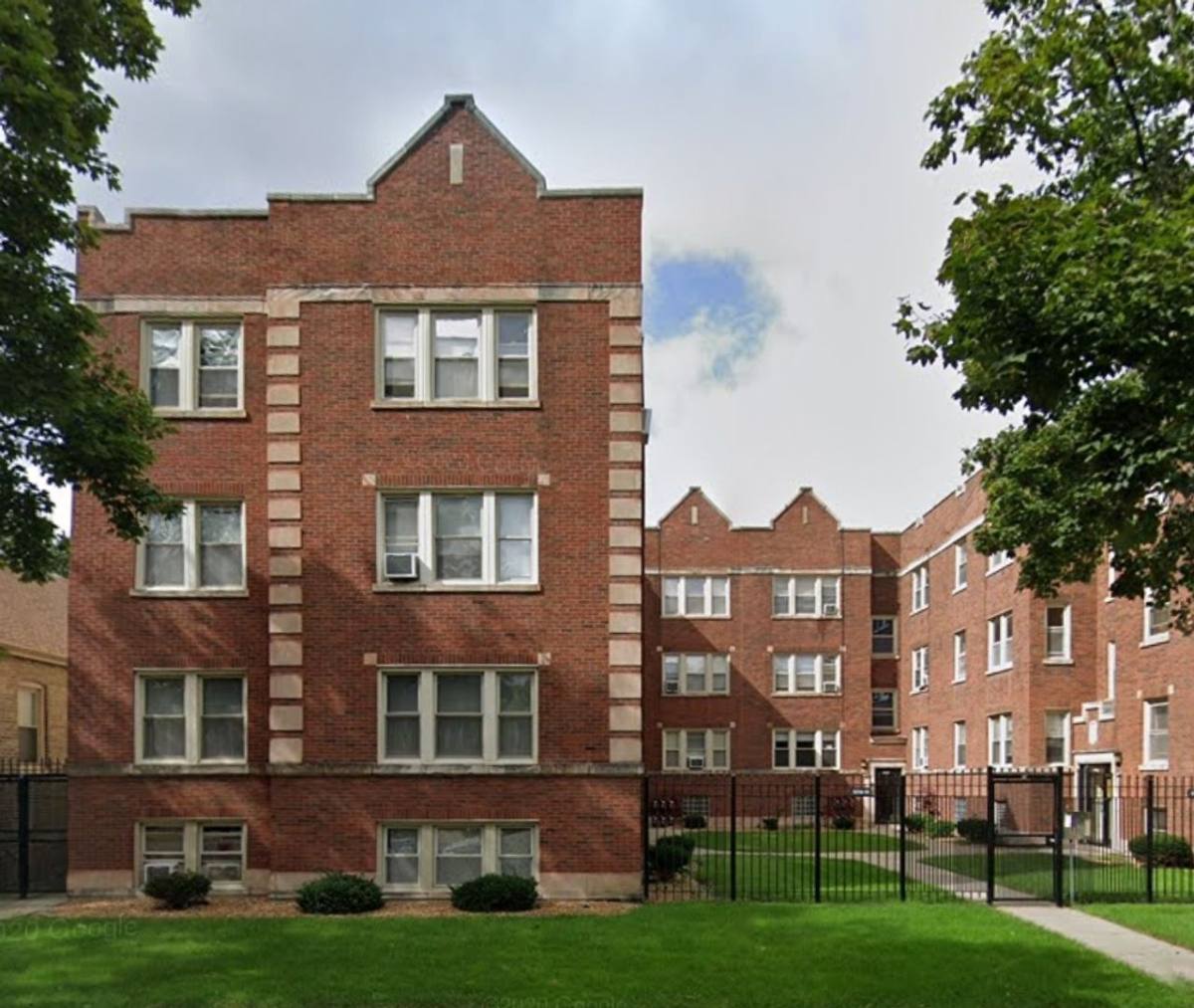 Apartment for rent at 10320 S Walden Parkway, Chicago, IL 60643